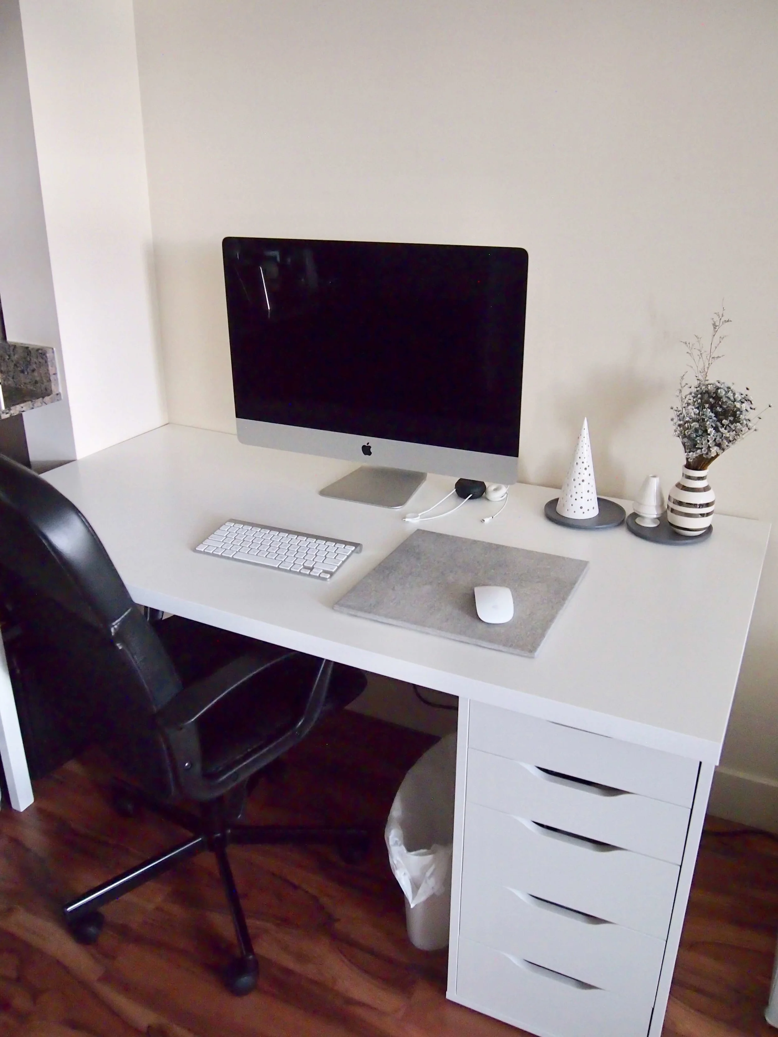 無印とインターデザインを使って快適収納！IKEAのデスク引き出し内を